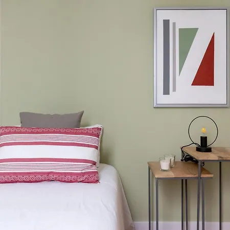 Diagonal By Olala Homes *